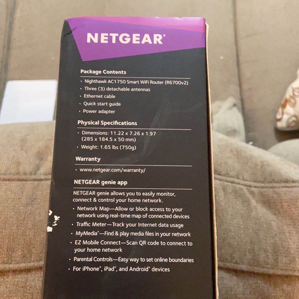 Nighthawk AC 1750 Smart WIFI Router - Picture 7 of 8